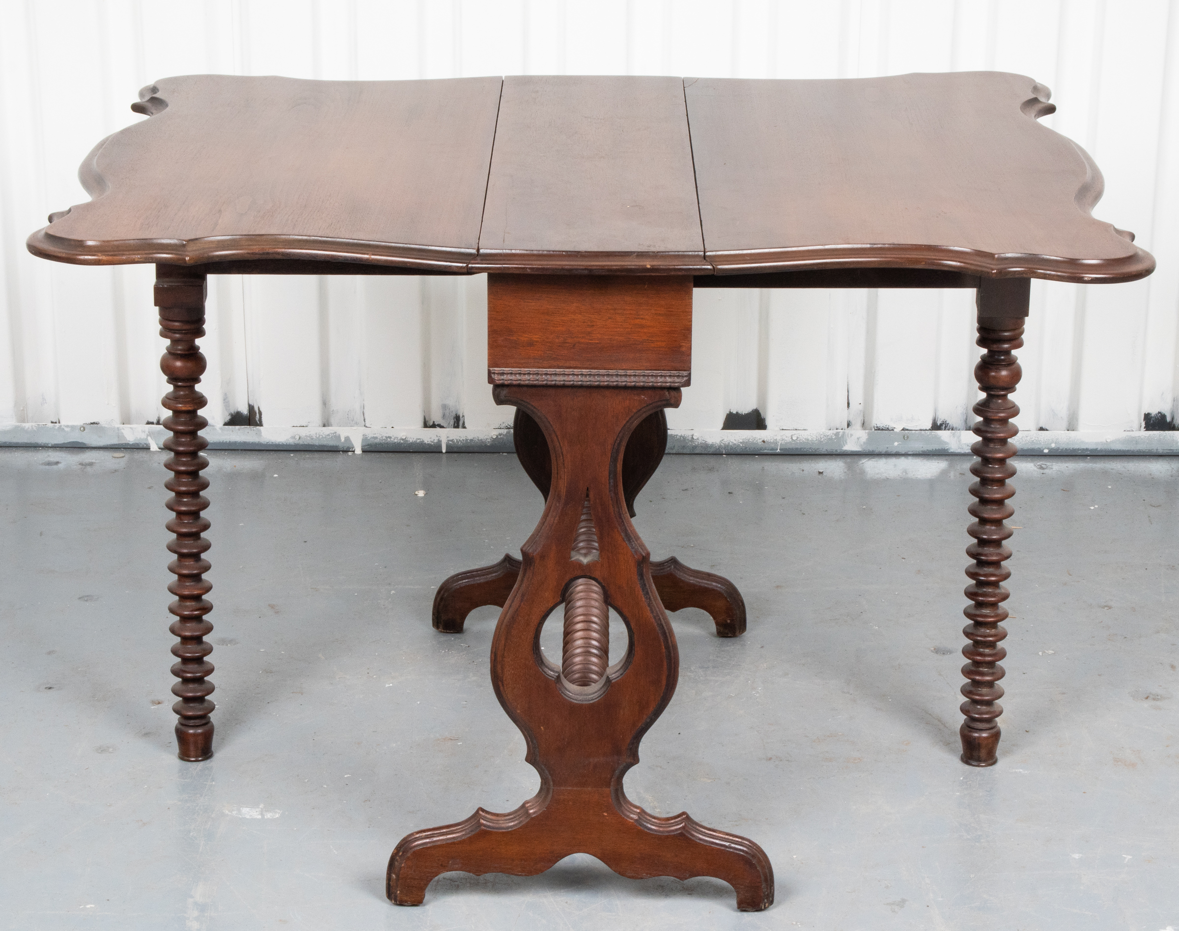 VICTORIAN DROP LEAF TABLE Victorian