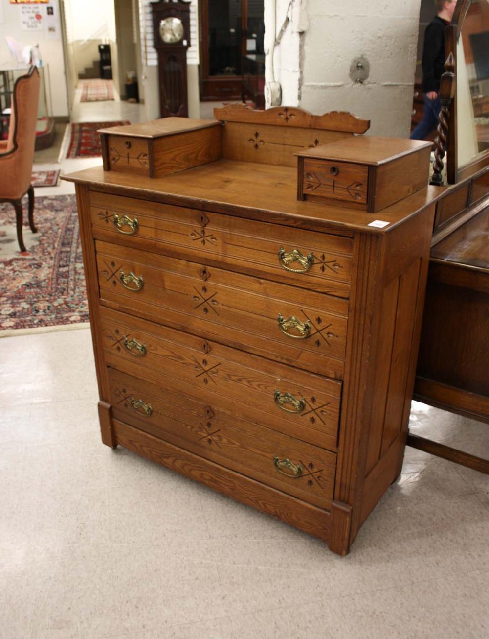VICTORIAN EASTLAKE CHEST OF