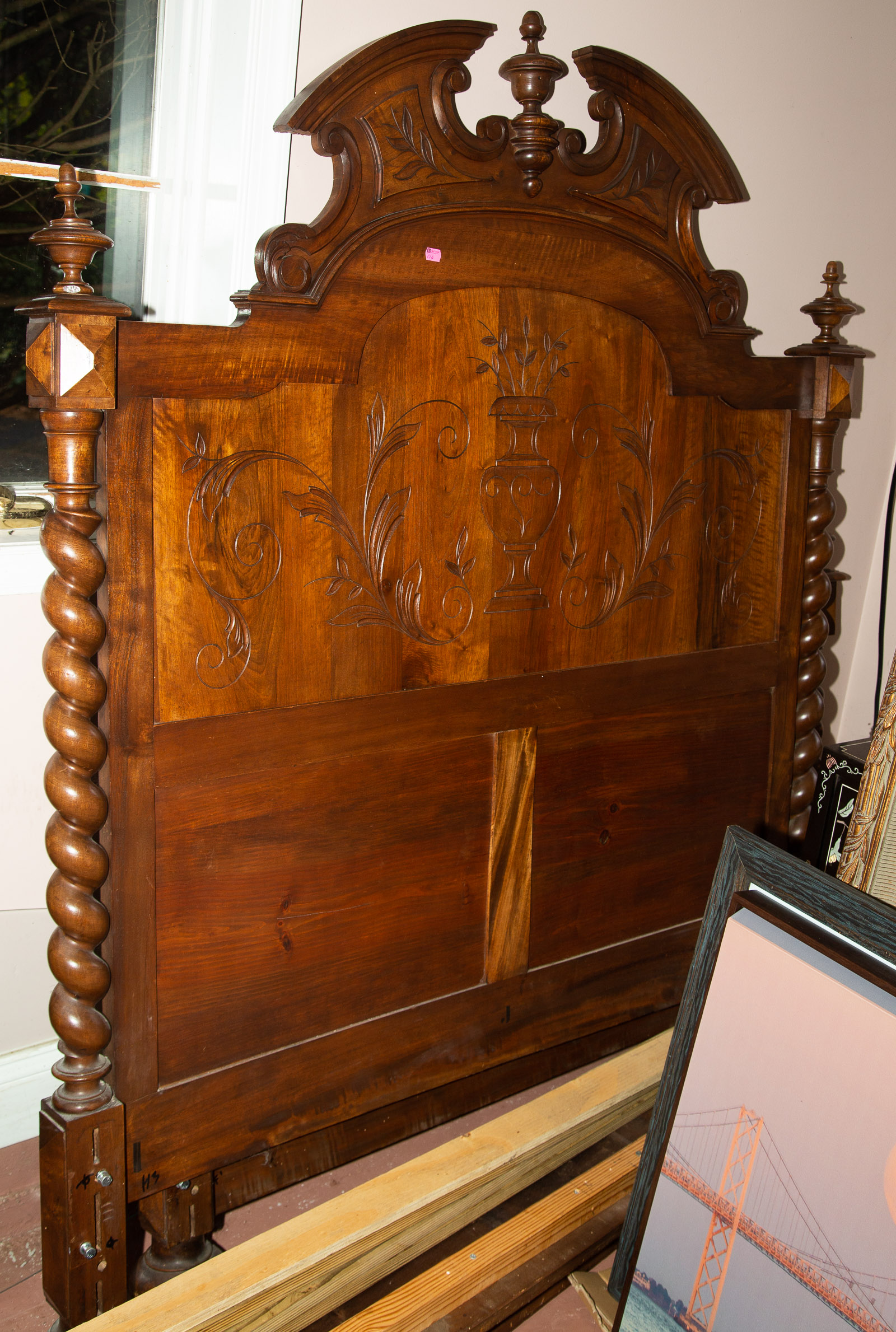 VICTORIAN EASTLAKE MAHOGANY BED