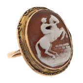 VICTORIAN EQUESTRIAN-THEMED SH