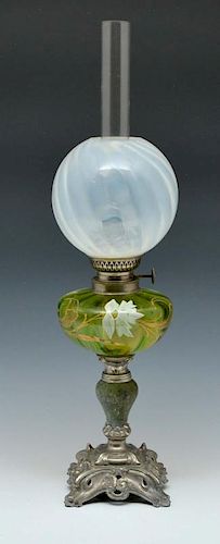 VICTORIAN KEROSENE LAMPVictorian