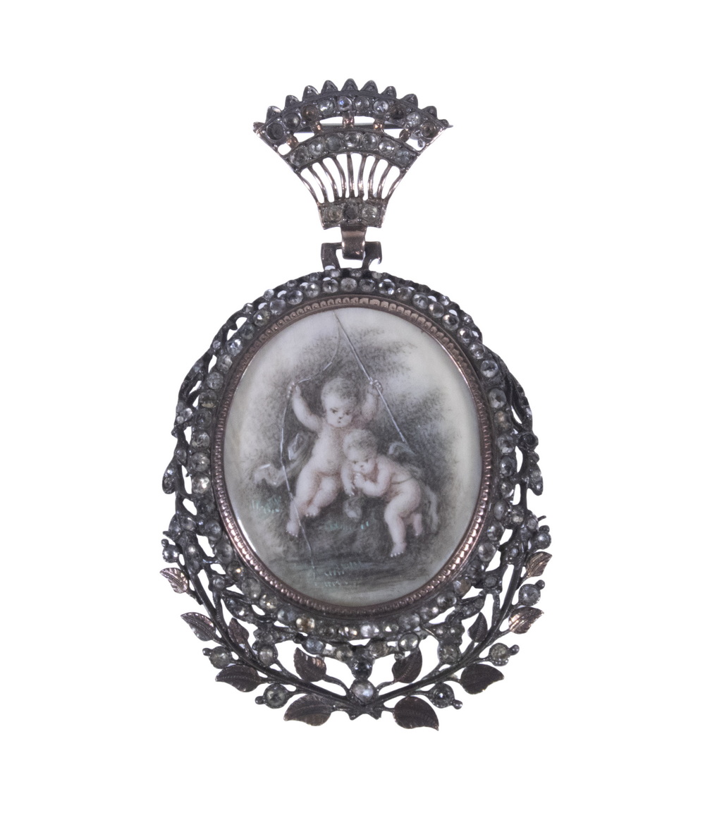 VICTORIAN LOCKET BROOCH WITH