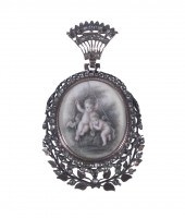 VICTORIAN LOCKET BROOCH WITH C