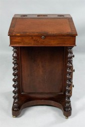 VICTORIAN MAHOGANY DAVENPORT D