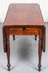 VICTORIAN MAHOGANY DROP LEAF T