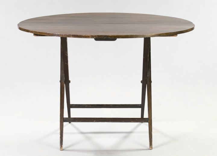 Victorian Mahogany Hunt Table, 