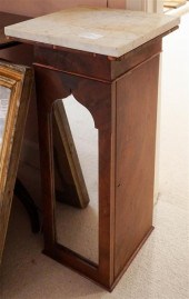 VICTORIAN MAHOGANY MIRRORED DO