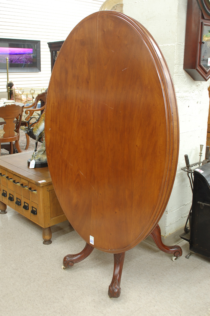 VICTORIAN MAHOGANY TILT-TOP LOO