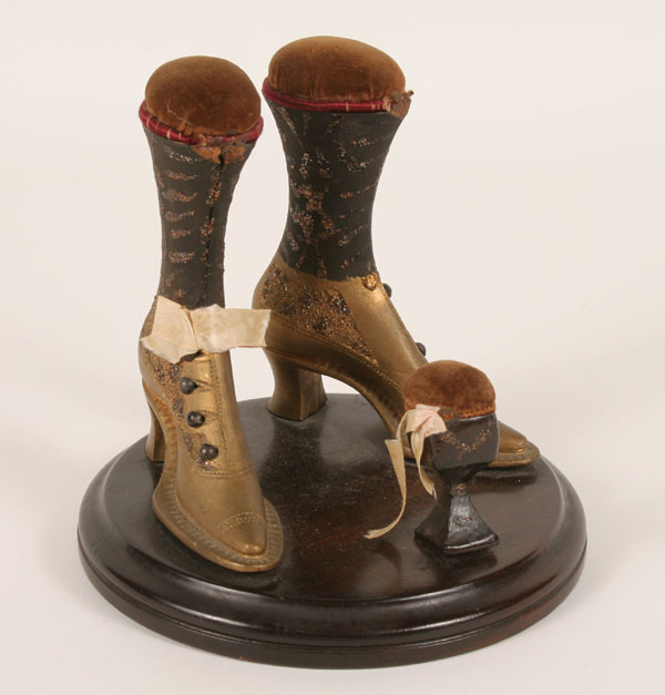 Victorian novelty boot form pin
