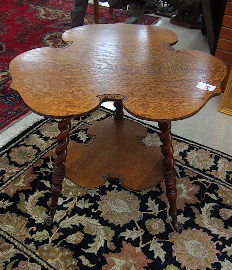 VICTORIAN OAK LAMP TABLE American