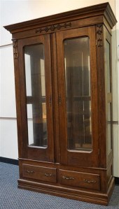 VICTORIAN OAK MIRRORED-BACK DO