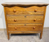 VICTORIAN OAK THREE-DRAWER CHE