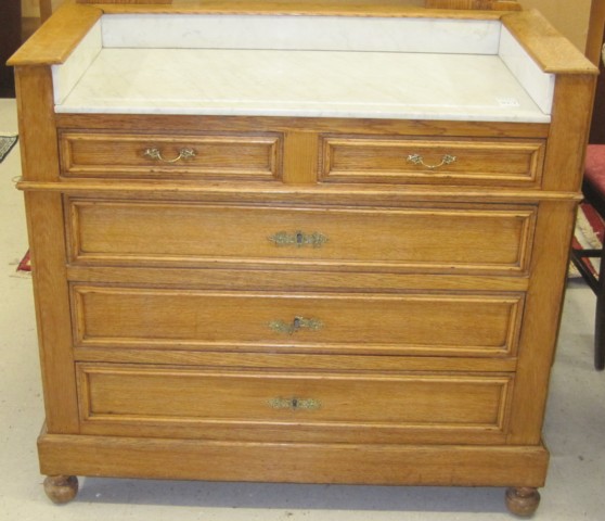 VICTORIAN OAK WASHSTAND Continental