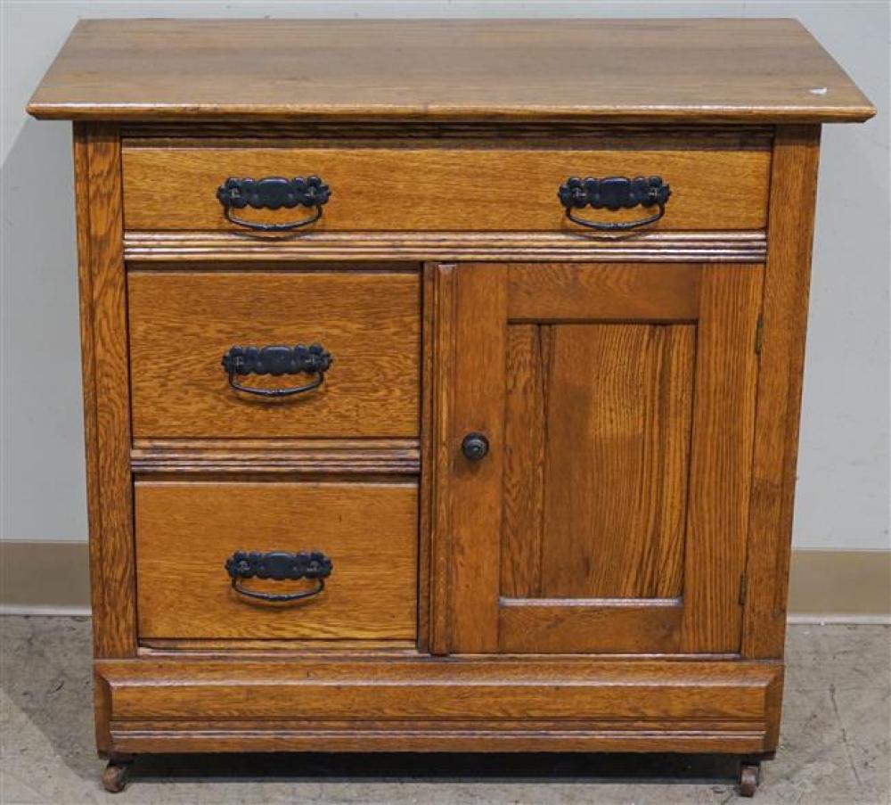 VICTORIAN OAK WASHSTAND, HEIGHT: 30