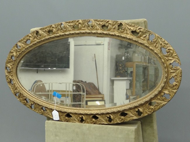 Victorian oval mirror. 26 3/4'' x