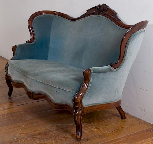 VICTORIAN PARLOR TRIPLE CREST