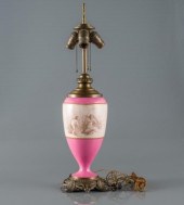 VICTORIAN PORCELAIN LAMPA Vict