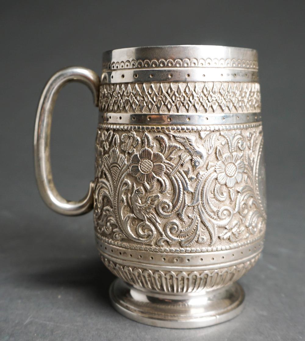 VICTORIAN REPOUSSE SILVER MUG, H: 4