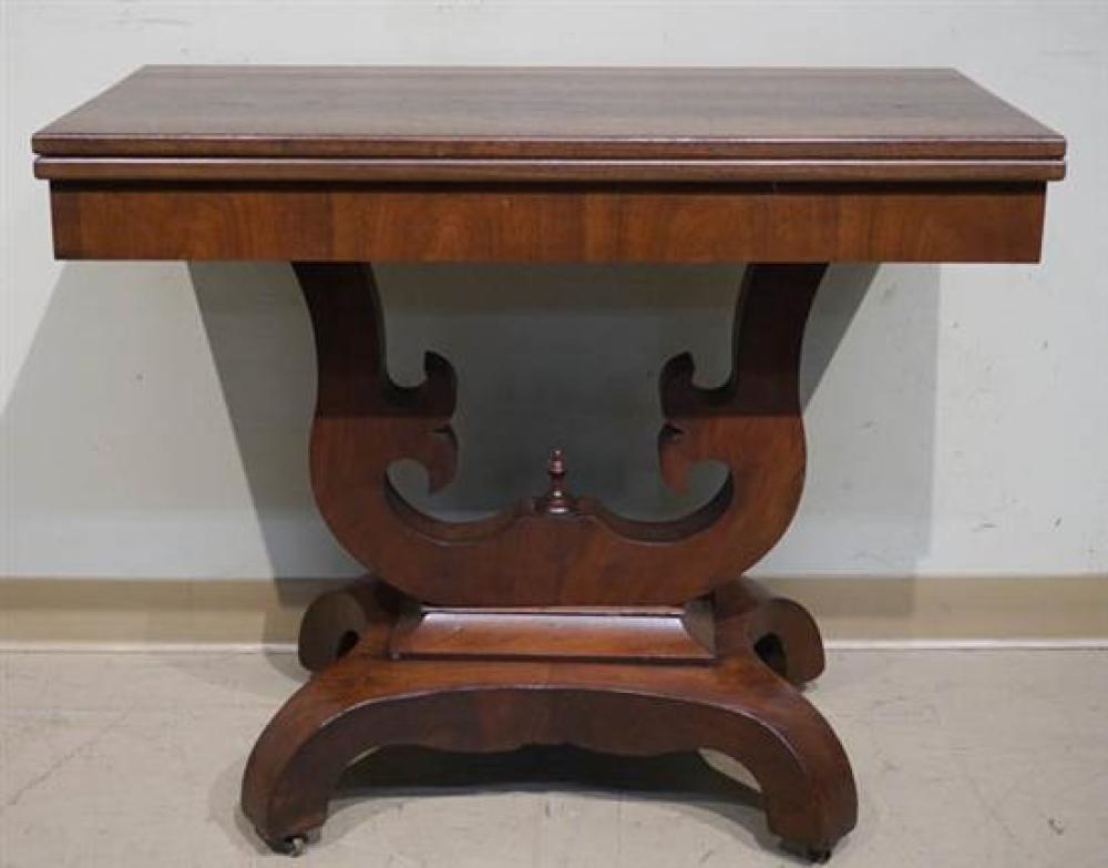 VICTORIAN ROCOCO STYLE WALNUT