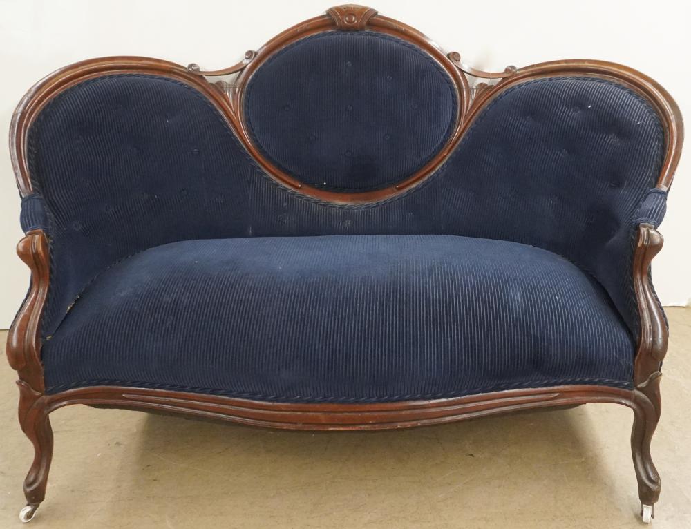 VICTORIAN ROCOCO STYLE WALNUT