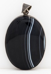 VICTORIAN SILVER OVAL BLACK BA