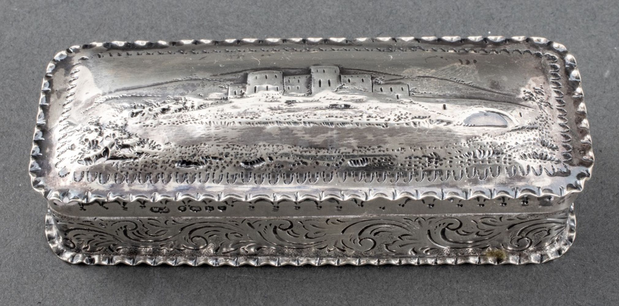 VICTORIAN STERLING SILVER SNUFFBOX,