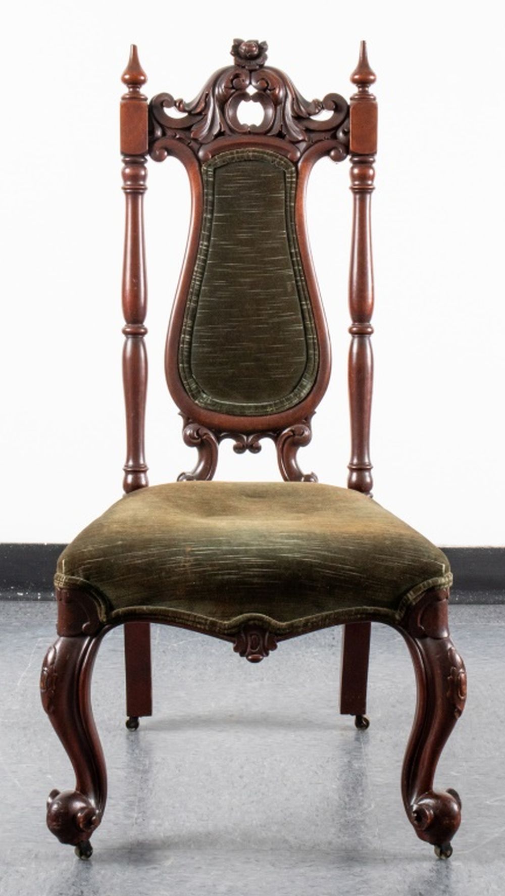 VICTORIAN STYLE CARVED WOOD SLIPPER