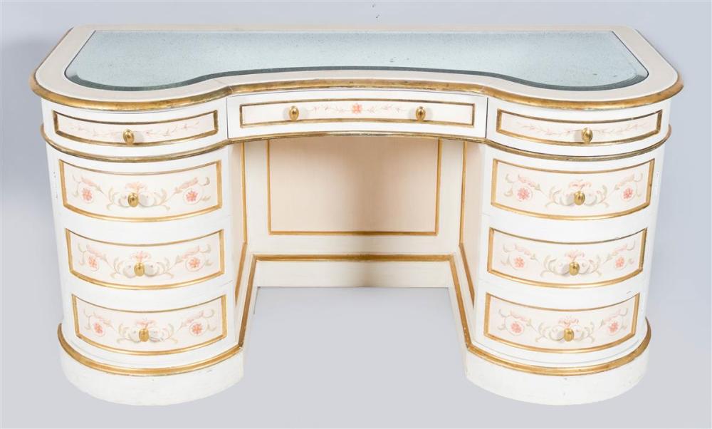 VICTORIAN STYLE CREAM AND WHITE