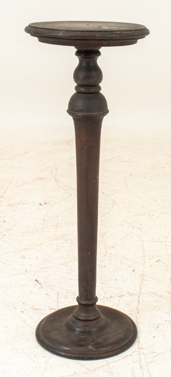 VICTORIAN STYLE TURNED WOOD