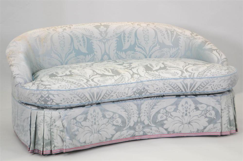 VICTORIAN STYLE UPHOLSTERED