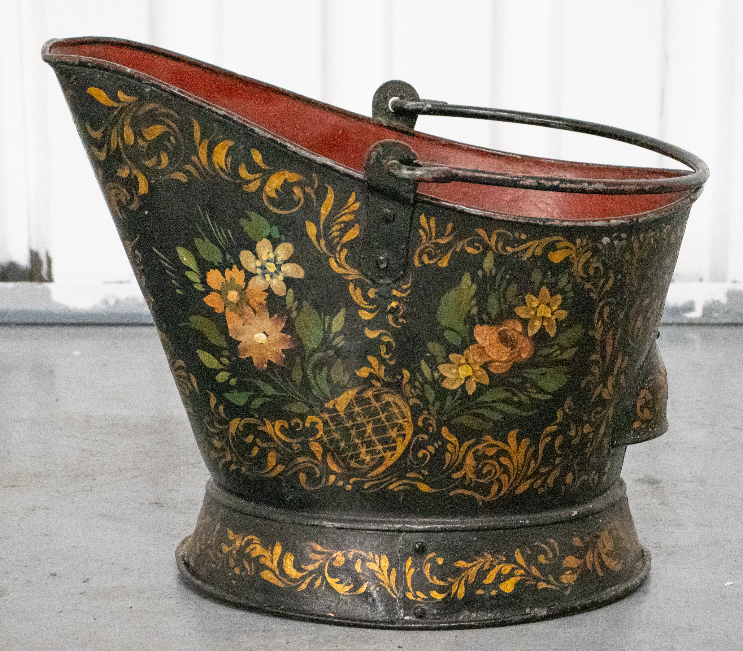 VICTORIAN TOLEWARE COAL SCUTTLE
