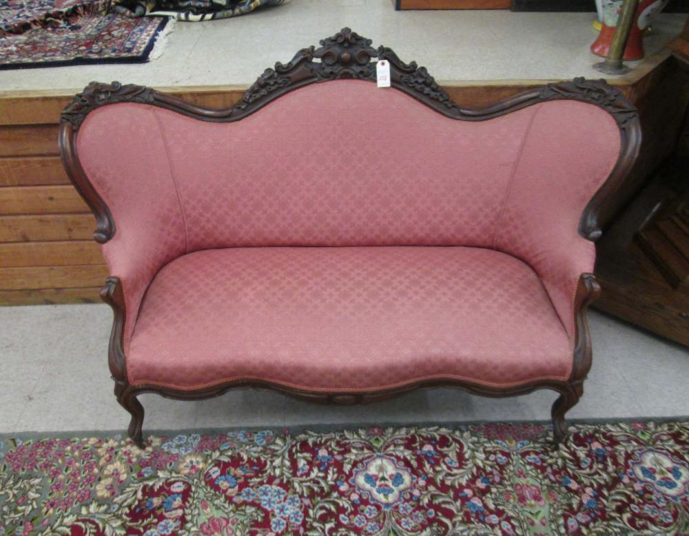 VICTORIAN TRIPLE-ARCH SOFA, LOUIS