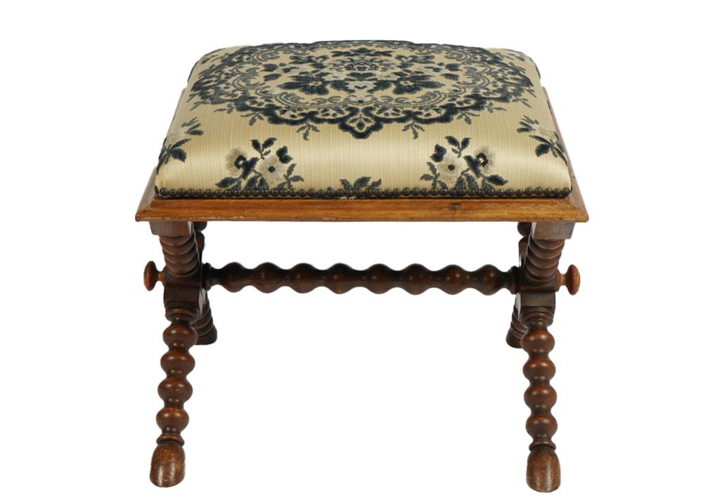 VICTORIAN TURNED OAK STOOLwith