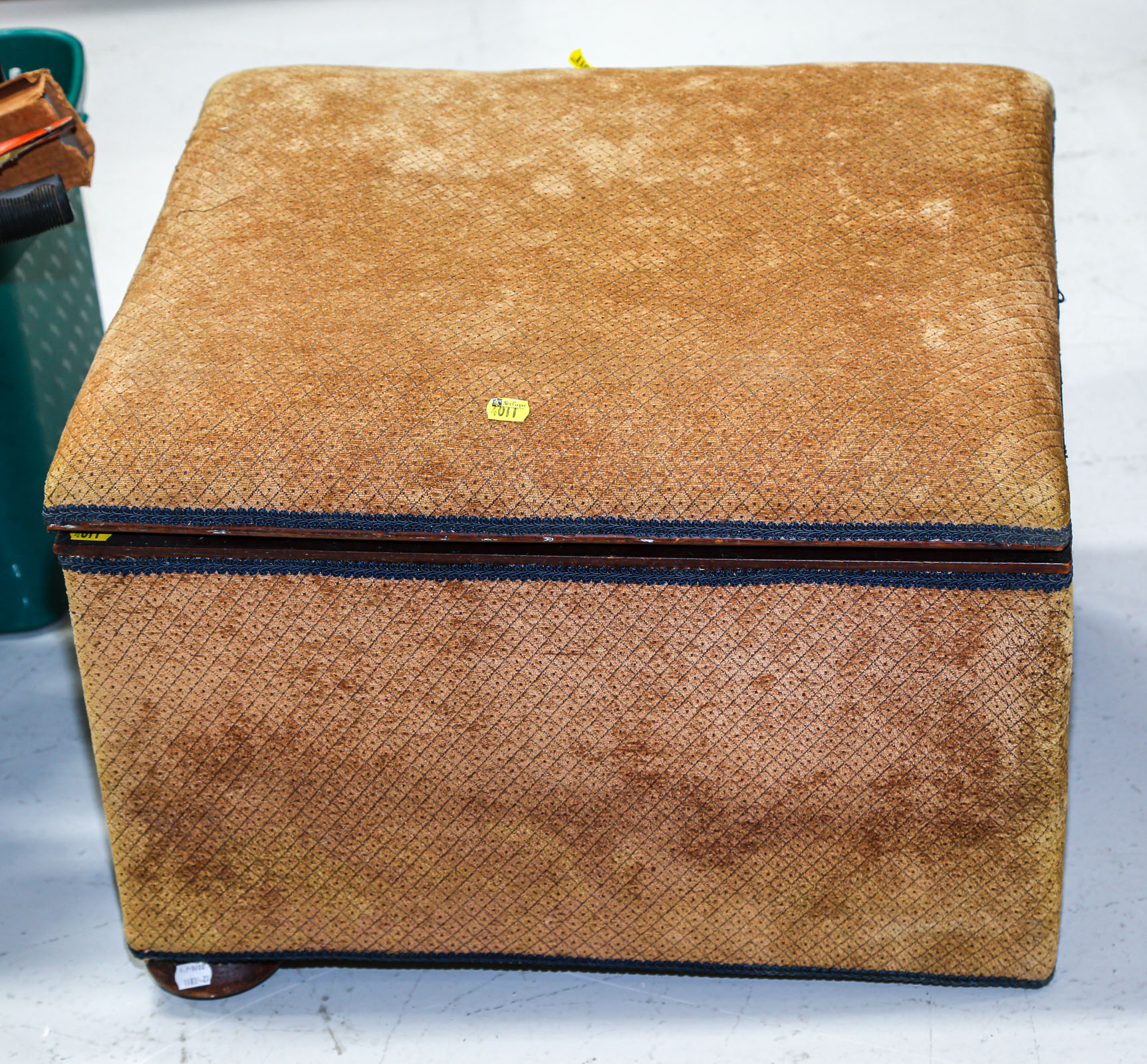 VICTORIAN UPHOLSTERED OTTOMAN