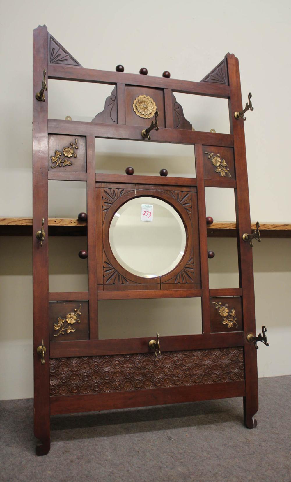 VICTORIAN WALL-MOUNT GARMENT