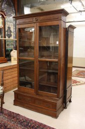 VICTORIAN WALNUT CABINET BOOKC