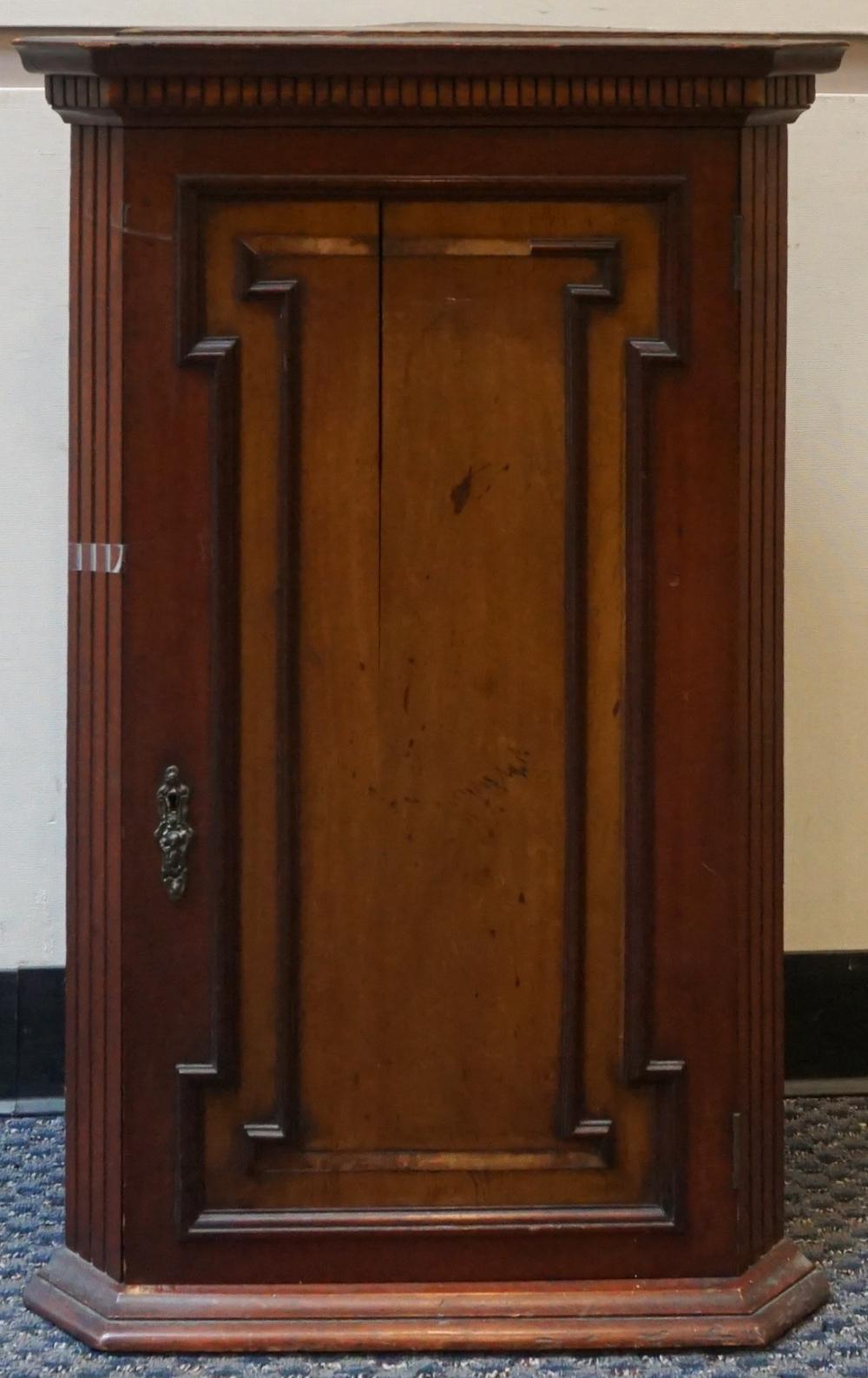 VICTORIAN WALNUT HANGING CORNER