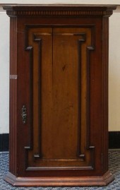 VICTORIAN WALNUT HANGING CORNE