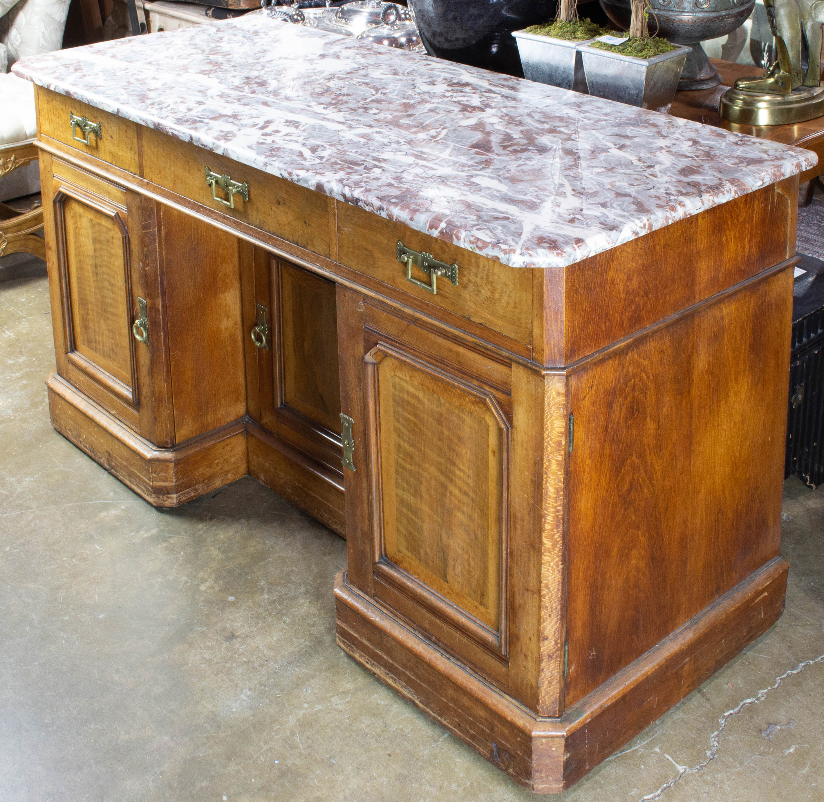 VICTORIAN WALNUT KNEEHOLE DESK WITH