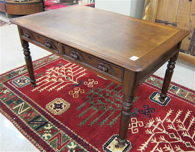 VICTORIAN WALNUT LIBRARY TABLE