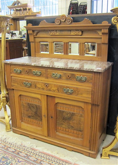 VICTORIAN WALNUT SIDE CABINET