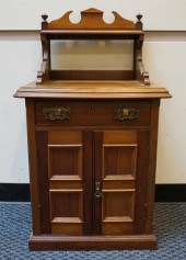 VICTORIAN WALNUT WASH STAND, H