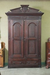 VICTORIAN WARDROBE. Walnut  kn