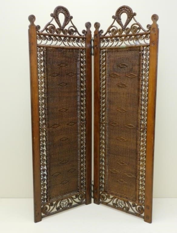 VICTORIAN WICKER TWO-PANELED
