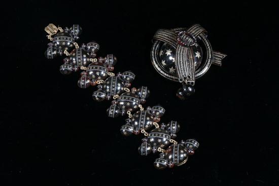 VICTORIAN YELLOW GOLD AND