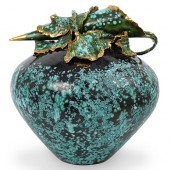 VICTORIOS CERAMIC METAL ACCENT