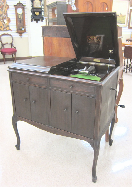 VICTROLA DISC LIFT-TOP CONSOLE