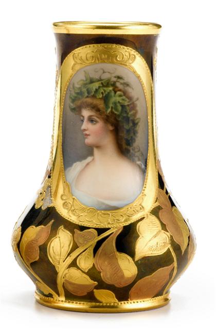 Vienna porcelain cabinet vase,