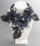VILAIWAN BLACK AND CLEAR BEAD