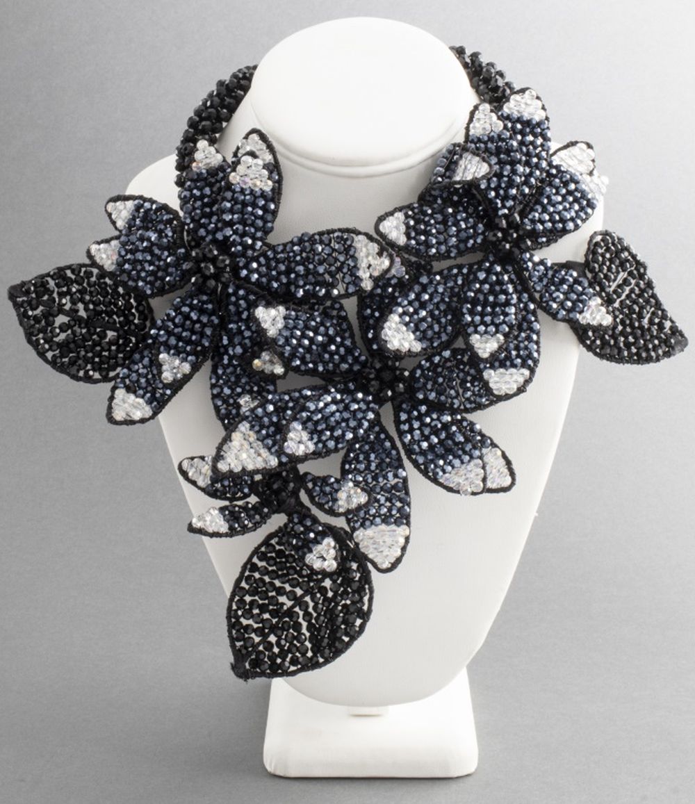 VILAIWAN BLACK & CLEAR BEAD